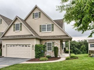 18 Woodsedge Dr, Elizabethtown, PA 17022