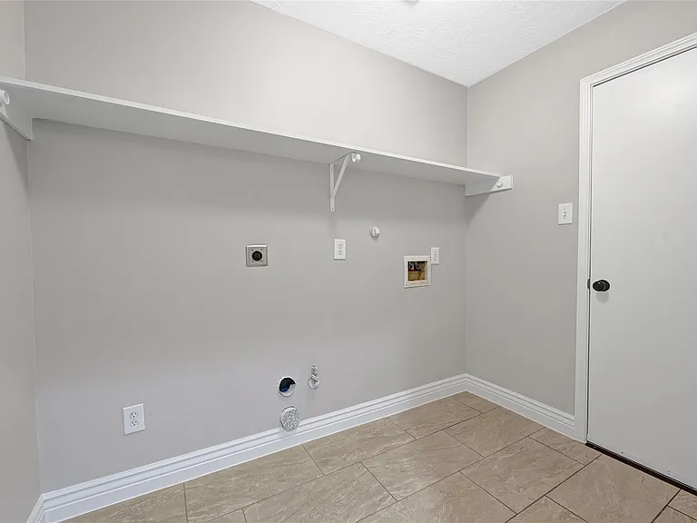 5914 Shadow Creek Ct — Photo 17