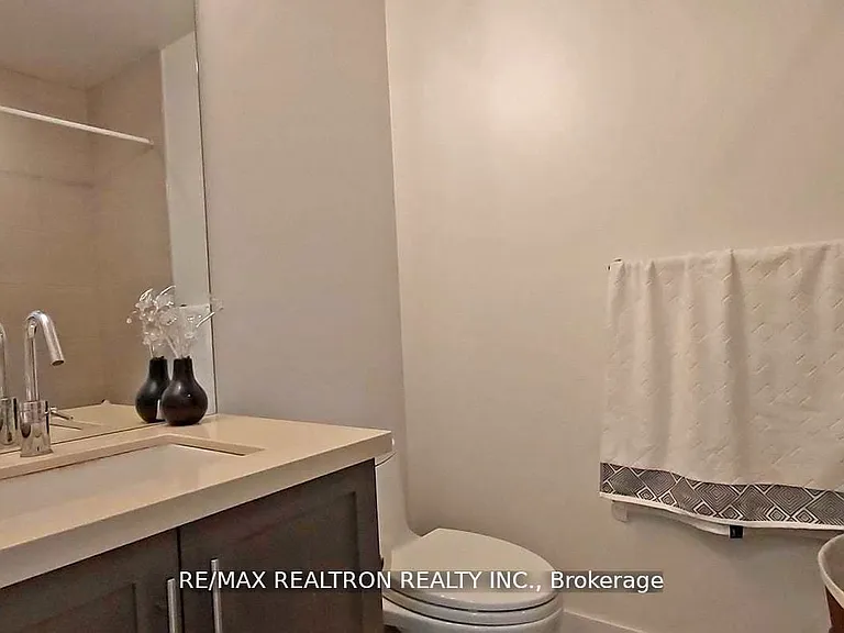 39 Queens Quay E #734 — Photo 18