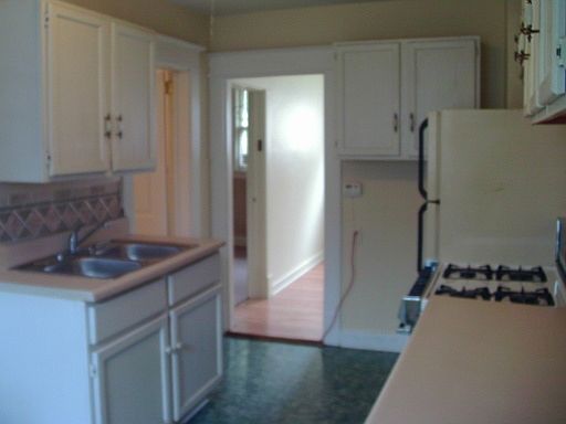 2nd image of 865 Crosby St NW