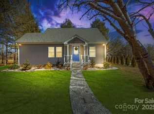 321 Ballenger Rd, Flat Rock, NC 28731