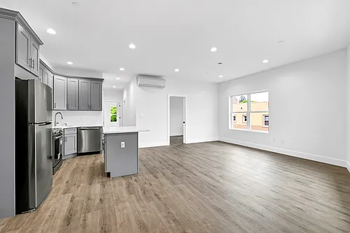 533 Greenwich St Photo 1