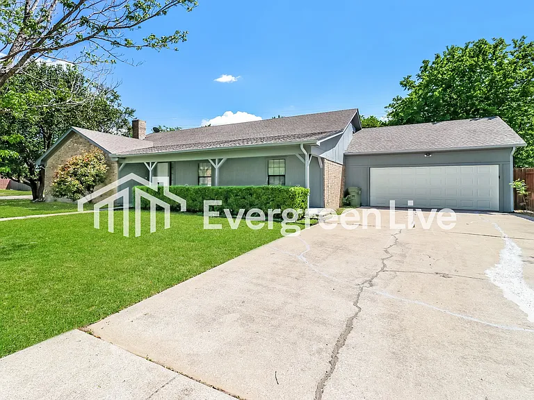 6440 Lavon Dr — Photo 2