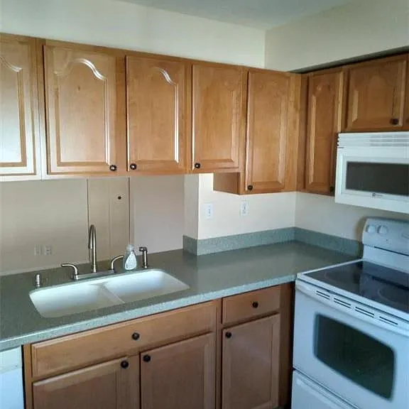 115 Gardens Dr #202 — Photo 2