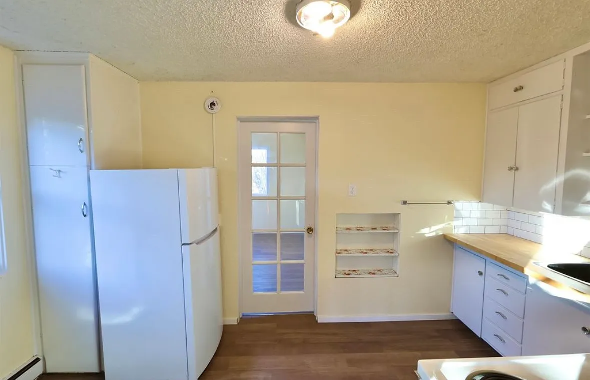 540 SE McKenzie St — Photo 2
