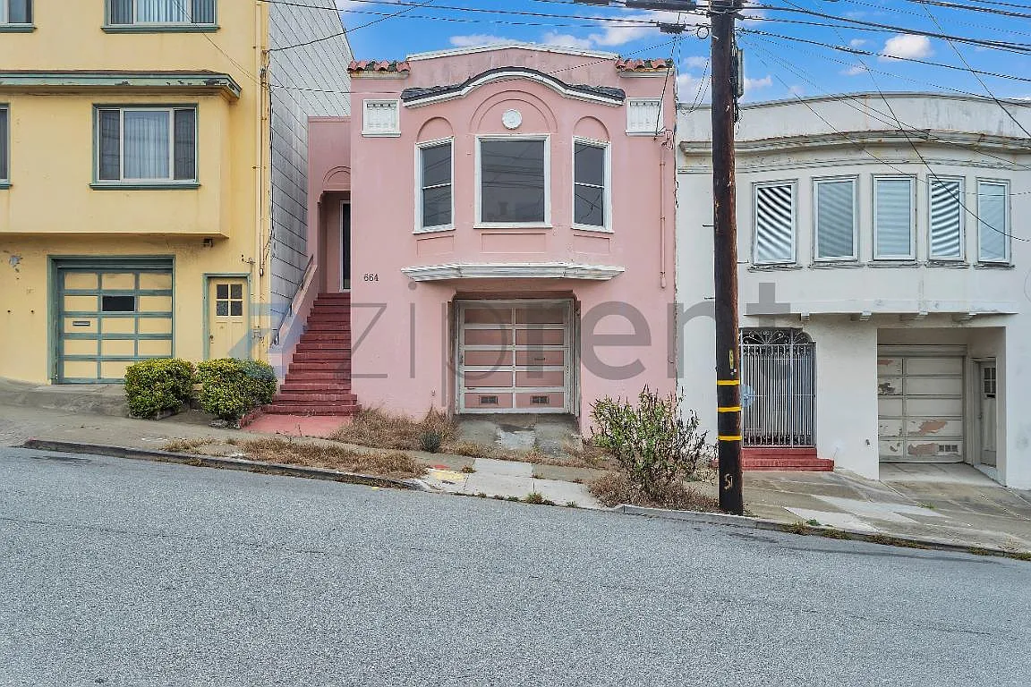 3 bed, 1400 sqft, $4,541 — Photo 1