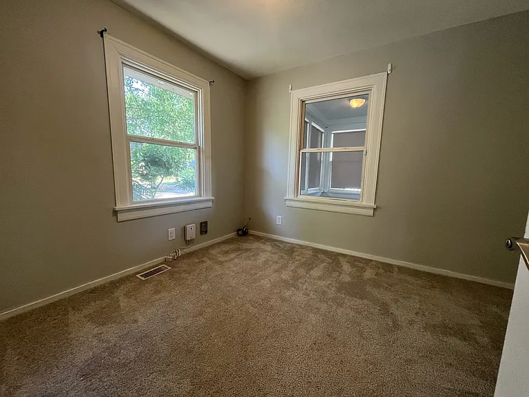 3814 Columbia St — Photo 7