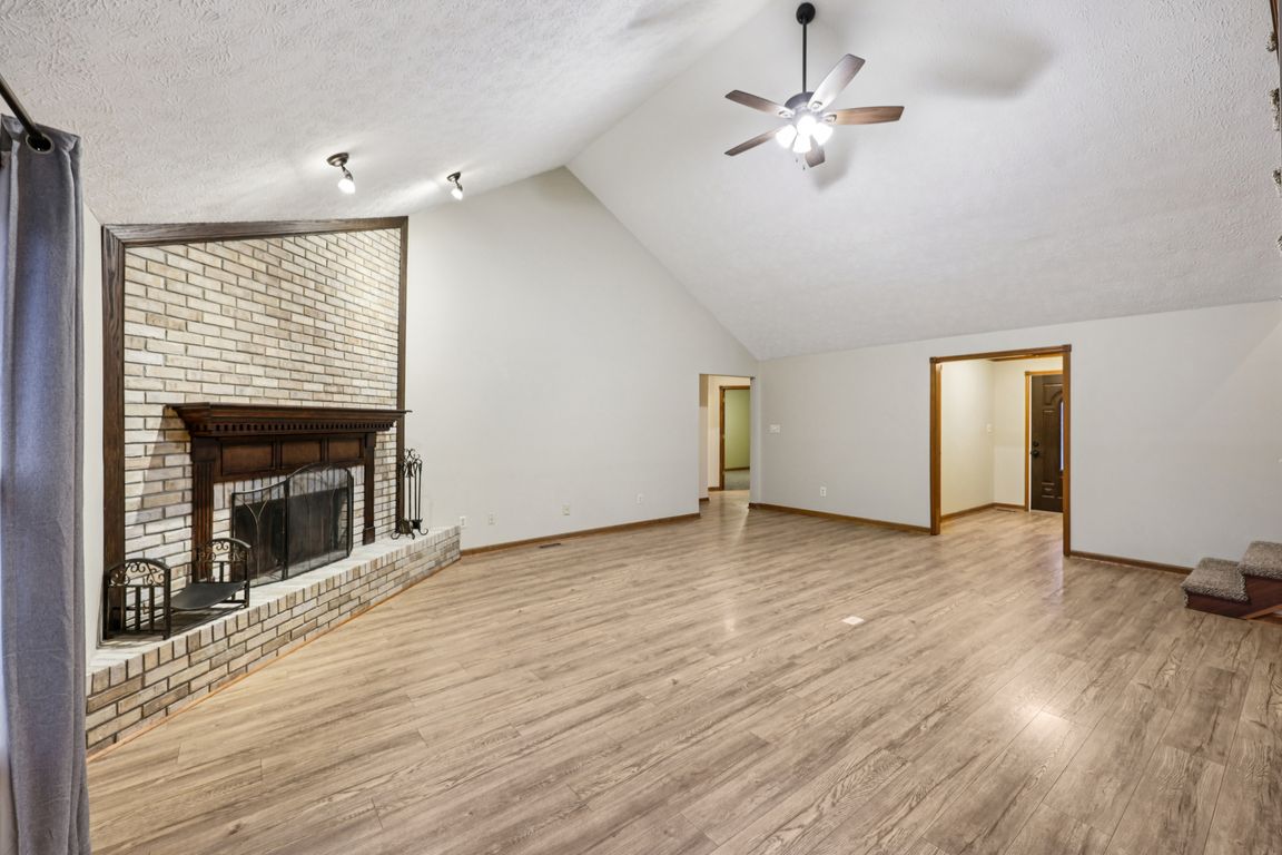 next background image