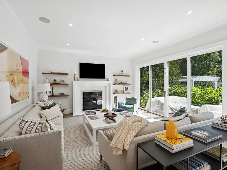 Birchwood Ln — Photo 18