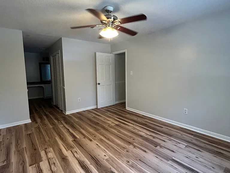 5165 Shirlwood Dr — Photo 28