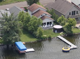 N4175 Island Ln, Cambridge, WI 53523