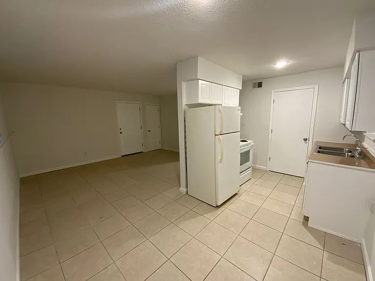 211 Snead Dr — Photo 7