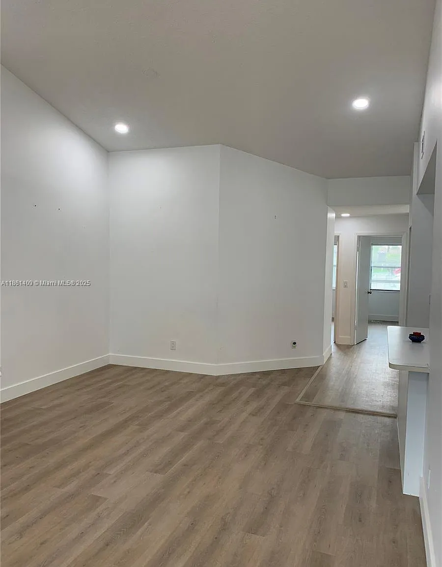 3 bed, 1200 sqft, $2,599 — Photo 4