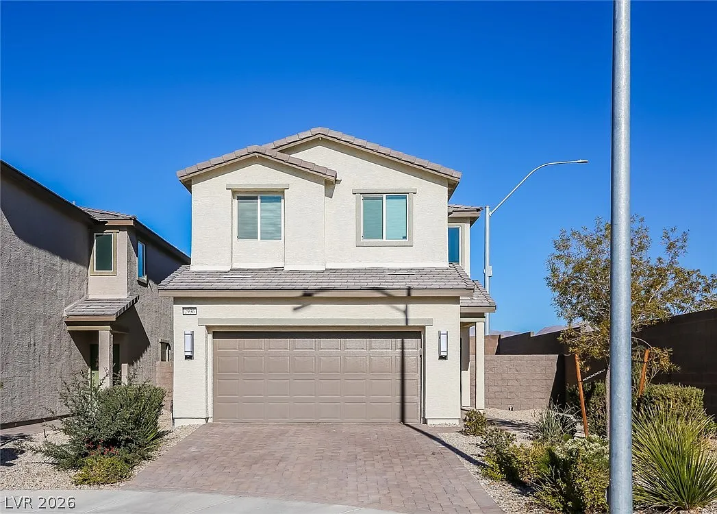 3 bed, 2.5 bath, 1808 sqft, $2,400 — Photo 1