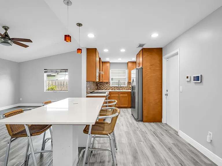 23073 SW 56th Ave — Photo 3