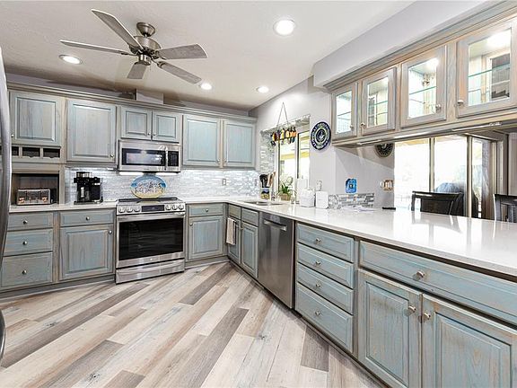 3rd image of 1800 LIESL DRIVE E