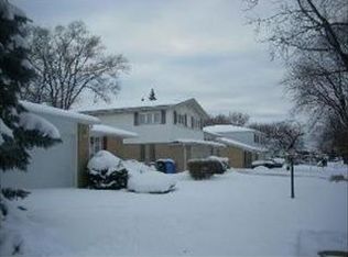 71 Ambleside Rd, Des Plaines, IL 60016