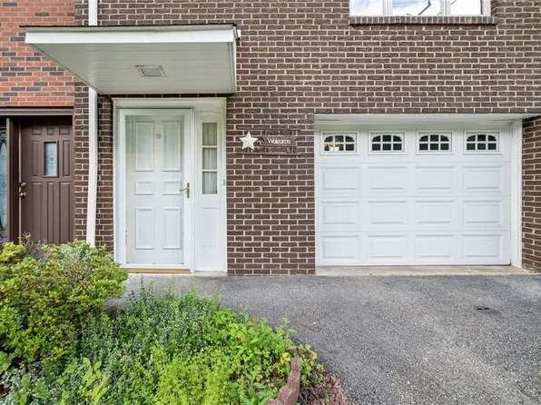 285 McKee Rd, North Versailles, PA 15137