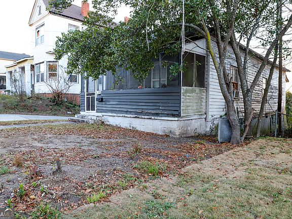 3rd image of 349 Madison St