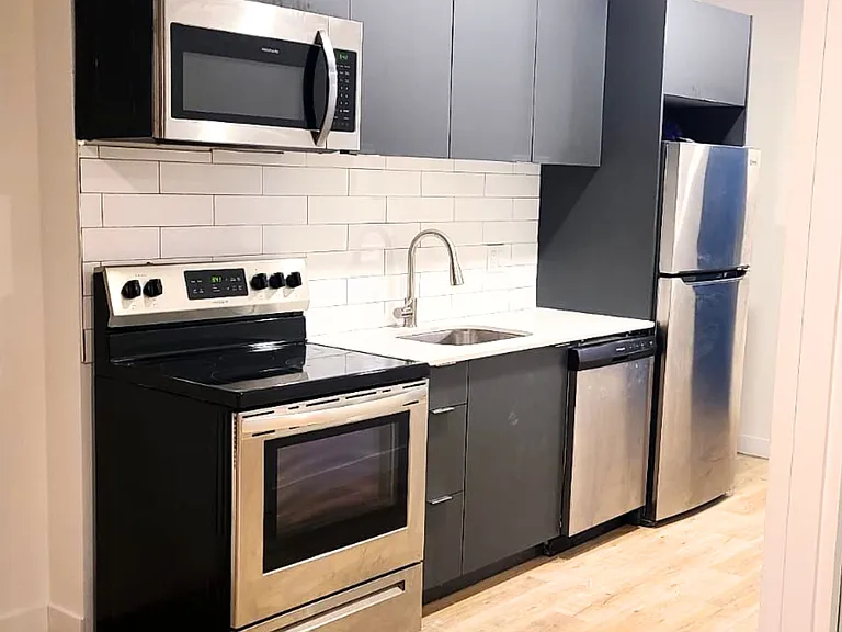 325 University Ave W #417 — Photo 2