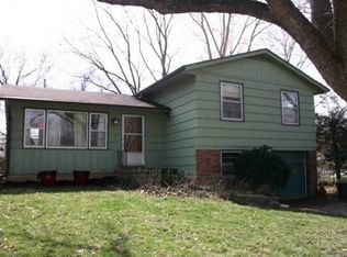 613 Seabrook Ct, Lawrence, KS 66046