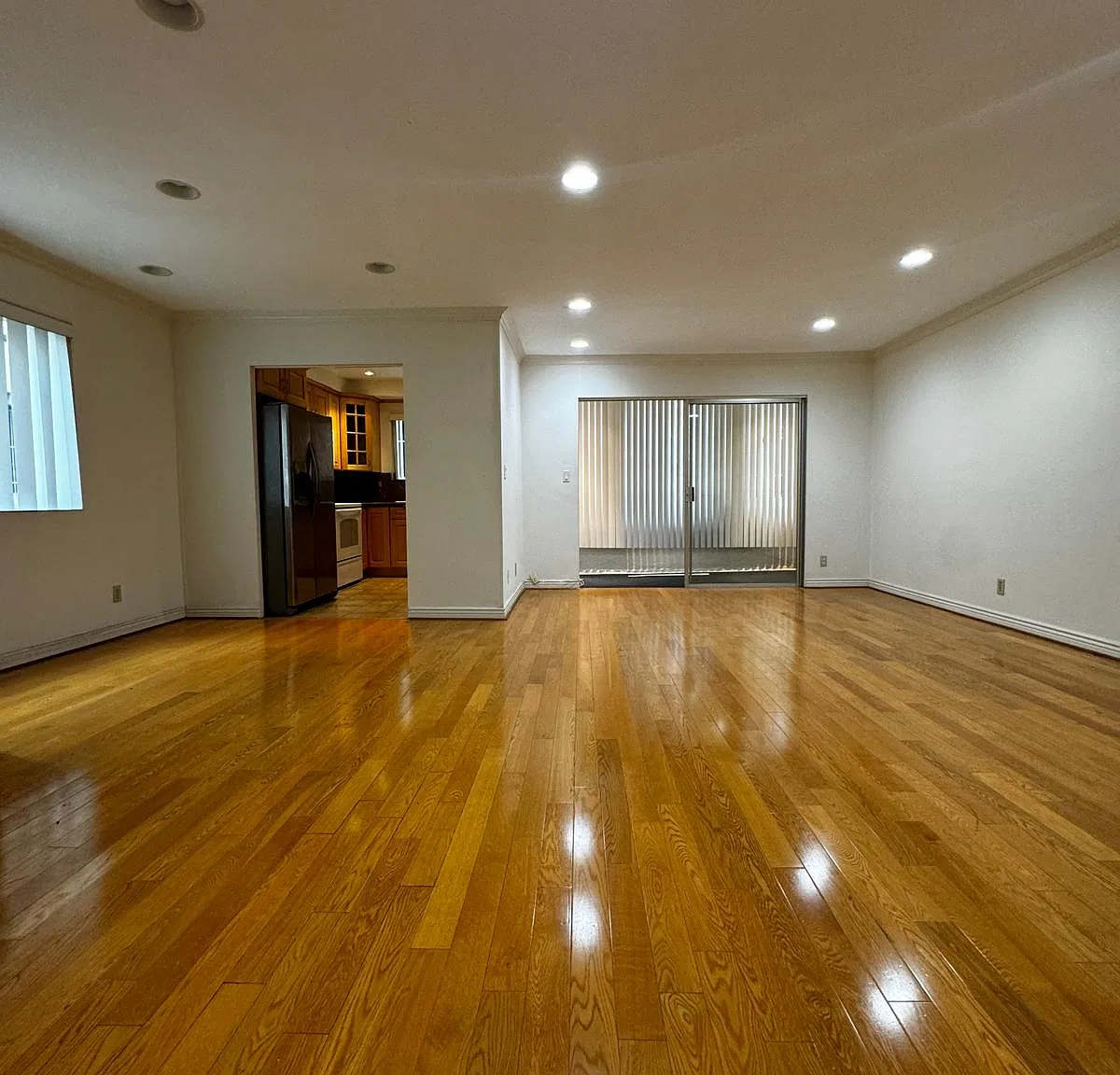 1 bed, 950 sqft, $2,500 — Photo 1