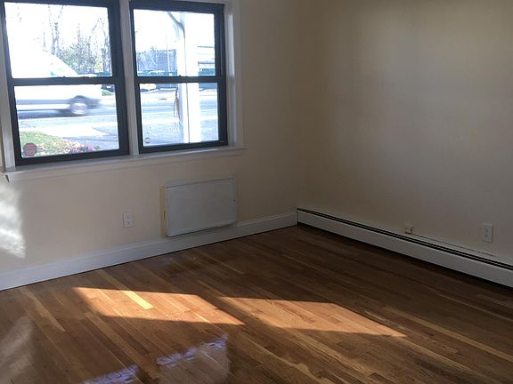 2nd image of 672 Fulton St APT 1H
