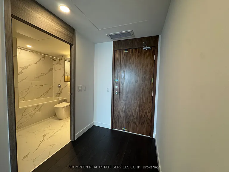 18 Esther Shiner Blvd #2012 — Photo 2