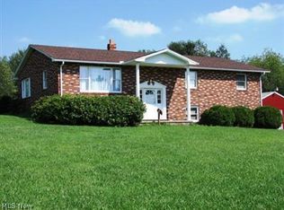 4030 Swallen Ave NE, Louisville, OH 44641