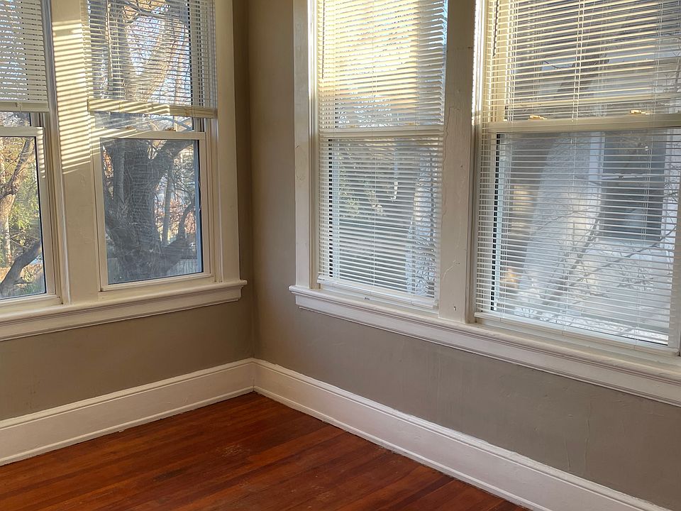1st image of 2909 Griffin Ave