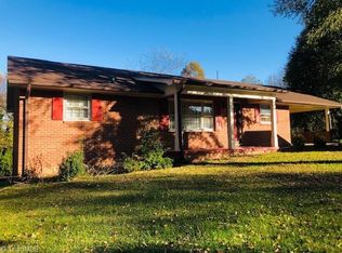 178 McCormick St, Mount Airy, NC 27030