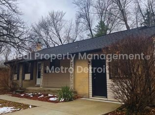 29822 Rock Creek Dr, Southfield, MI 48076