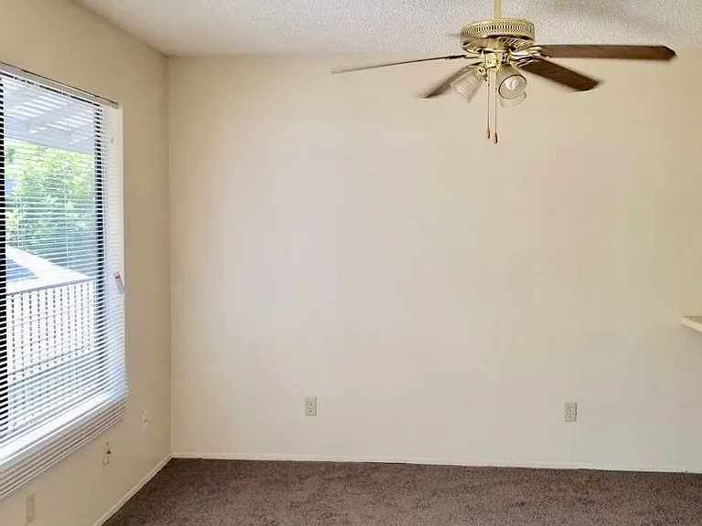 1304 Helix St #27 — Photo 5