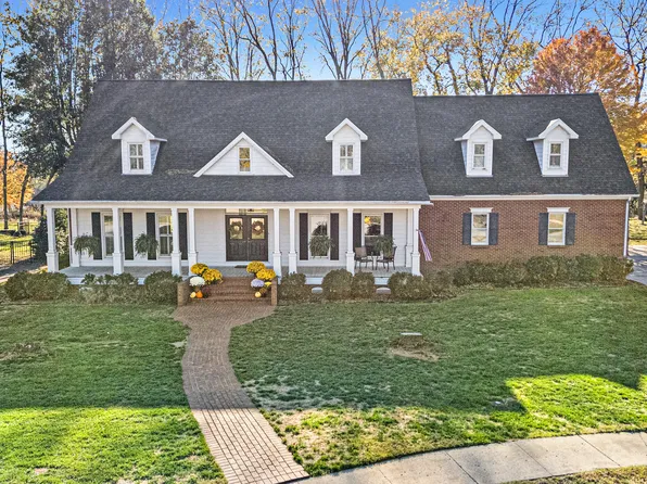 2005 Wyndamere Ln, Paris, KY 40361