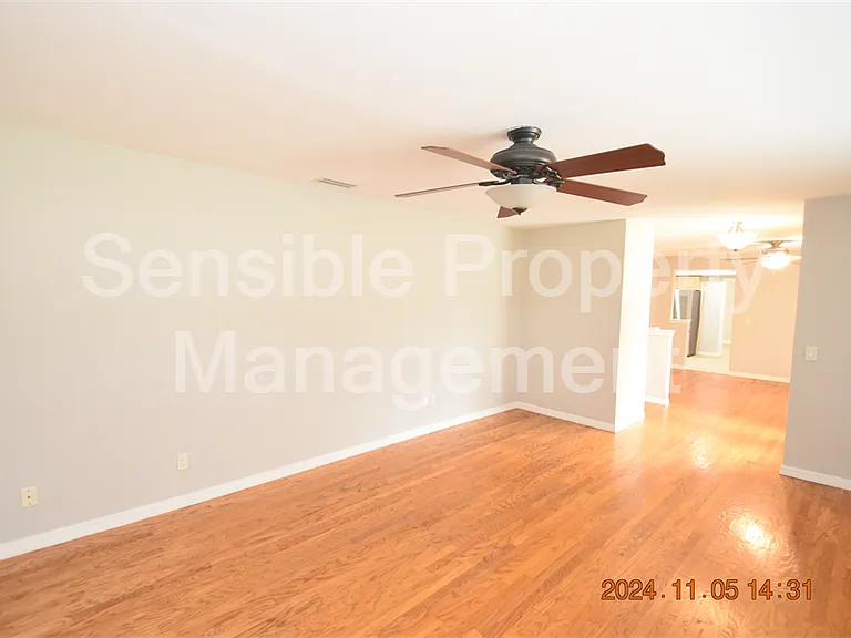 3827 Frostwood Ct — Photo 6