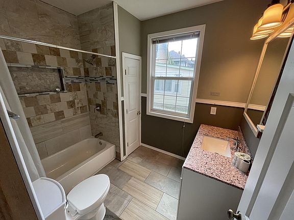 4th image of 614 W 30th St #3