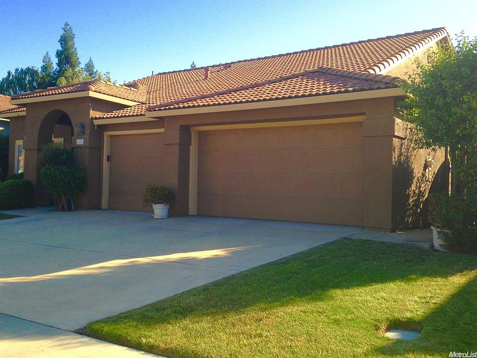 1st image of 10142 River Falls Cir