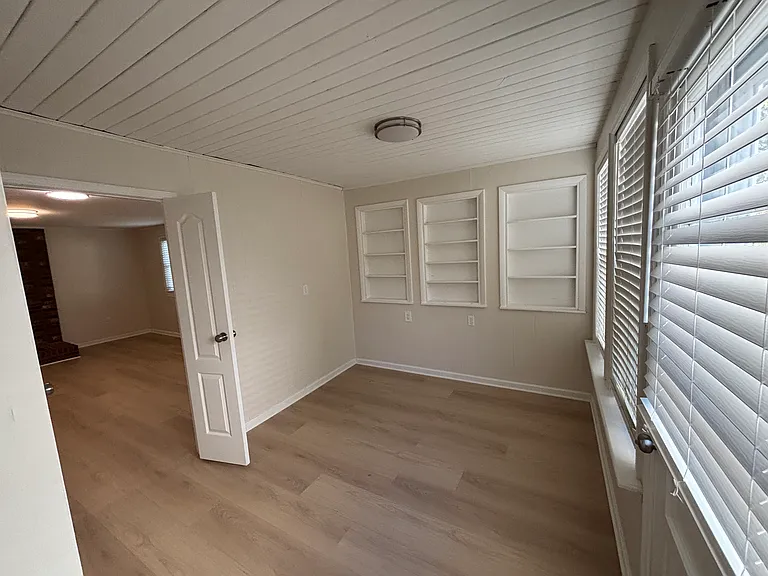 4212 Princeton Ave — Photo 9