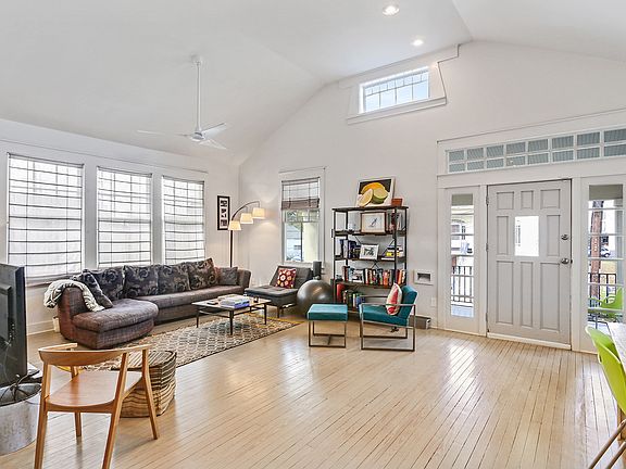 4th image of 4538 La Salle St