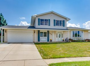 1561 Von Braun Trl, Elk Grove Village, IL 60007