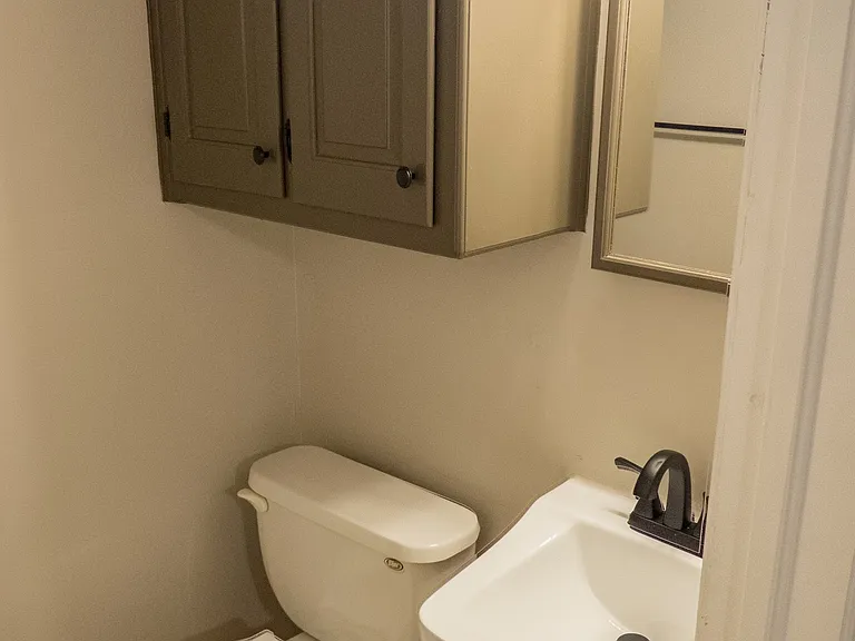 517 N Broadway — Photo 17