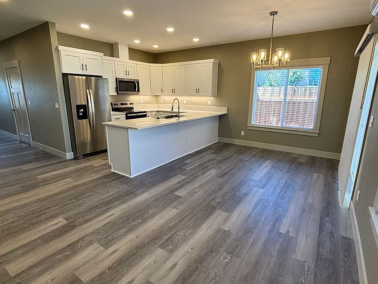 Seven Oaks Luxury Duplexes — Photo 53