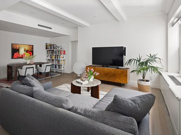 215 W 88th St APT 6D, New York, NY 10024