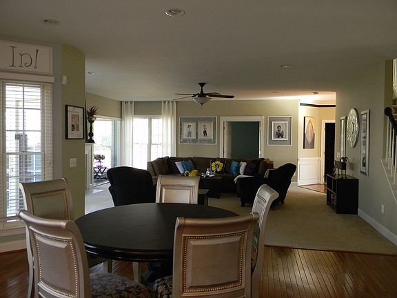 Breakfast room/ Family room