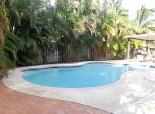 9800 SW 13th Ct, Pembroke Pines, FL 33025