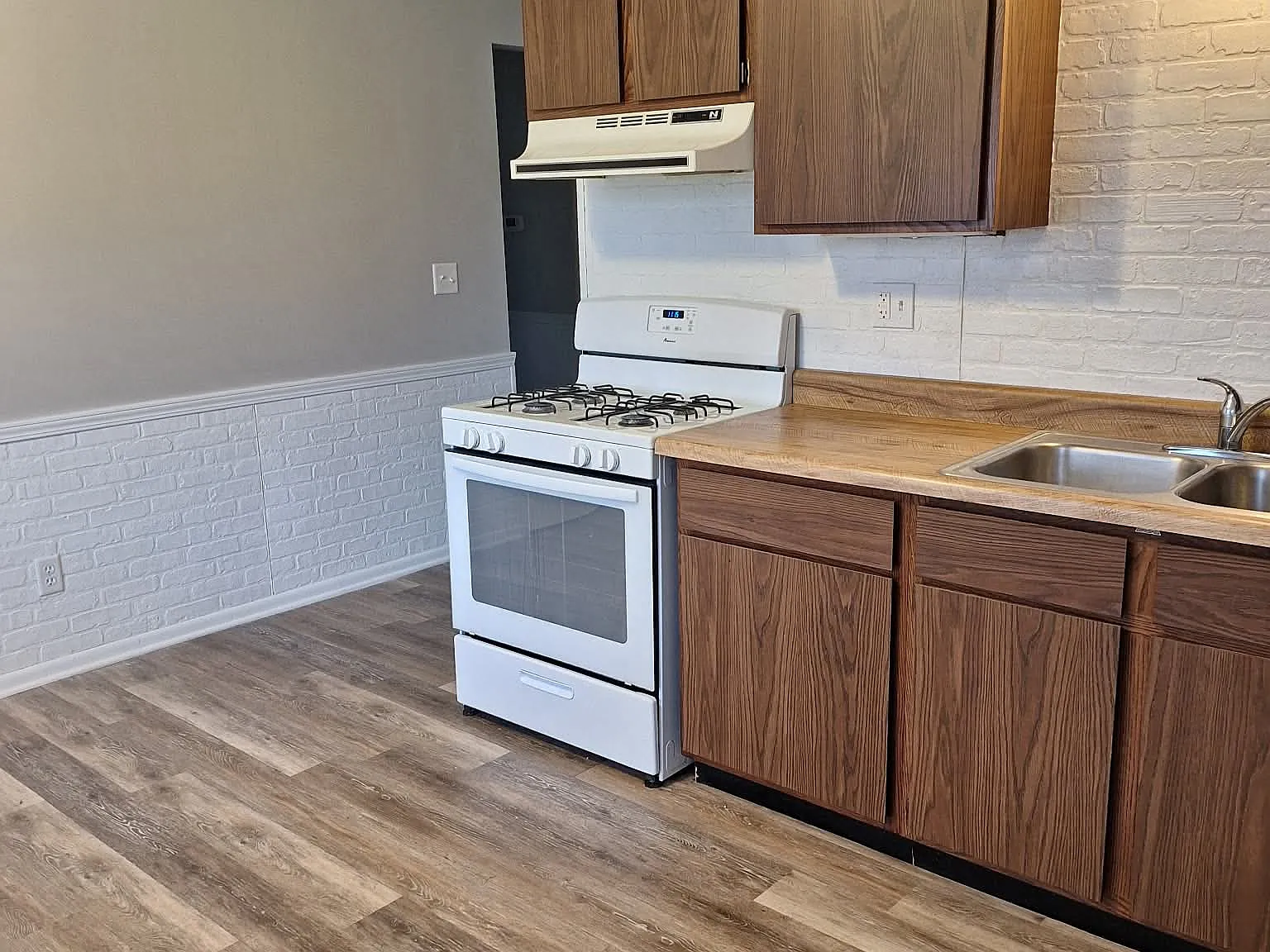 2349 Anna Avenue - 1 — Photo 2
