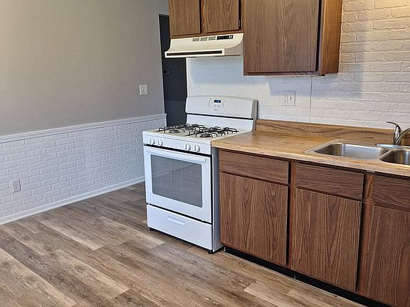 2nd image of 2349 Anna Ave