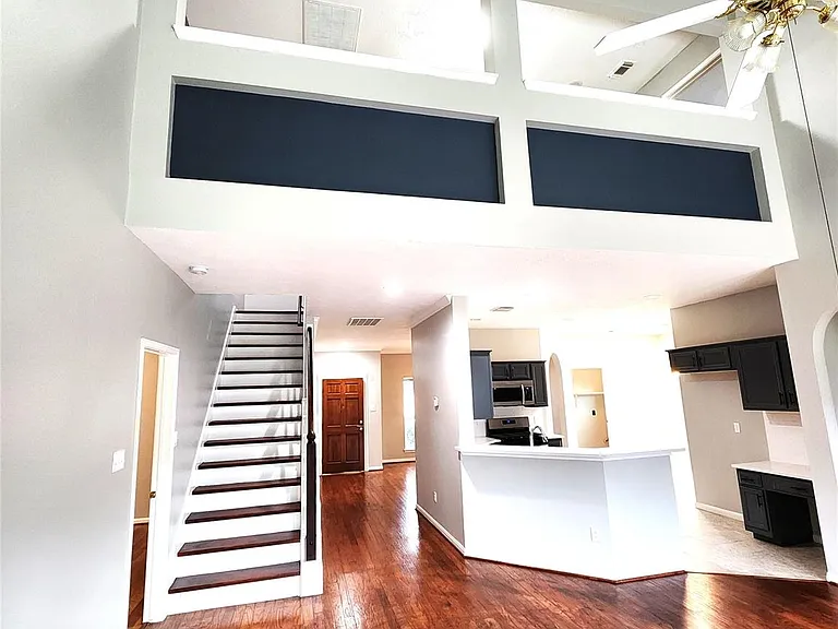 3131 Signal Hill Dr — Photo 5