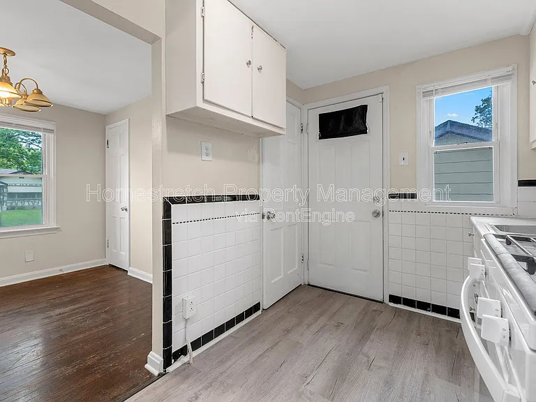 8124 Titus Rd — Photo 5