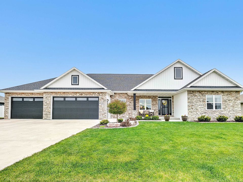1st image of 1773 Applewood Dr